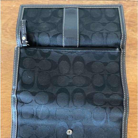 Coach - Picture 1 of 4